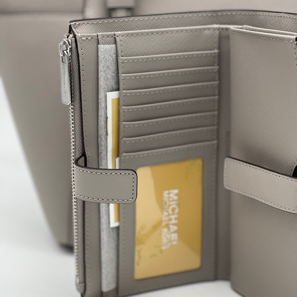 Michael Kors Charlotte Bag with Double Zip… - Picture 12 of 14